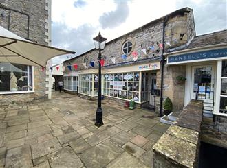TO LET: Unit 4 Swan Courtyard, Off Castle Street, Clitheroe 